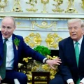 Donald Trump y el primer ministro de Irlanda, Micheál Martin, en el Salón Oval.