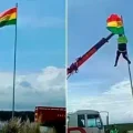 Bandera boliviana en Perú.