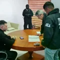 Sebastián Marset bajo custodia policial en una audiencia judicial.