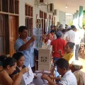 La poblacion acudio desde temprano a los recintos a emitir su voto