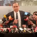 El presidente de YPFB, Yussef Akly, en una conferencia de prensa.