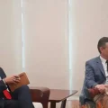 El canciller Fernando AAramayo y el presidente Rodrigo Paz.