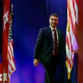 Flavio Bolsonaro durante su discurso en la CPAC en Texas, Estados Unidos.