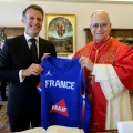 El papa León XIV recibe al presidente de Francia, Emmanuel Macron.