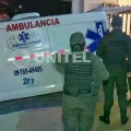 Ambulancia auxilió a uno de los heridos del ataque con arma de fuego.