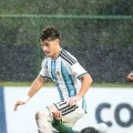 Jugadores de Bolivia y Argentina en el partido Sub-17.