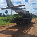 La avioneta fue trasladada vía terrestre para realizar las investigaciones.