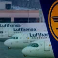 Aviones de Lufthansa aparcados en el aeropuerto de Fráncfort, Alemania, el 7 de marzo de 2024.