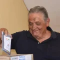 El expresidente Jaime Paz emite su voto en Tarija