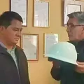 El nuevo gerente de Huanuni, José Velasco, conversa con el presidente de Comibol, José Córdova.