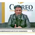 Luis Ayllón, gobernador electo de Chuquisaca, en la cabina de Correo del Sur Radio.