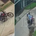 Cámaras de seguridad captaron a los delincuentes en una motocicleta.