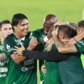 Los jugadores de Oriente festejan tras gol de Otormin.