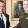El Ministro de Defensa y Philip J. Ryan, Comandante General del Ejército Sur de los EE.UU.