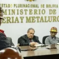 Reunión de cooperativistas con el ministro de Minería, Marco Antonio Calderón de la Barca Quintanilla.