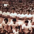 Equipo de Real Santa Cruz en la final de la Liga contra Bolivar en Cochabamba en 1985
