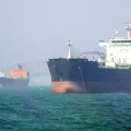 Un portacontenedores anclado frente a Irán, en el Golfo.