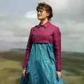 Ella Bruccoleri interpreta a Mary Bennet en la serie de la BBC 'The Other Bennet Sister'.