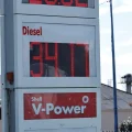 Una estación de servicios en Sudáfrica muestra el valor del diesel.