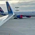 Imagen referencial de aviones de BoA en un aeropuerto.