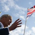 Nigel Farage, líder de Reform UK, junto a sus candidatos.