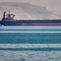 Un buque de carga a granel fondeado en el estrecho de Ormuz, frente a Bandar Abbas, Irán, el 2 de mayo de 2026.