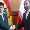 El canciller de Bolivia, Fernando Aramayo, junto al embajador de Irán, Bahram Shahabeddin.