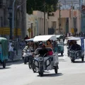 Triciclos eléctricos en La Habana, en medio de la crisis por el bloqueo petrolero de Estados Unidos a Cuba.
