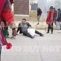 Agresión a un ciudadano durante la marcha de los Ponchos Rojos.
