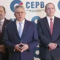 El presidente de la CEPB, Giovani Ortuño (c) y miembros de su directorio.