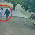 Momento en el que la víctima arroja su celular para evitar robo