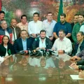 Cívicos cruceños reunidos este miércoles.