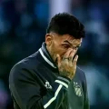 Foto de Carlos Tévez dirigiendo a River Plate.