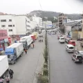 Camiones varados en medio de bloqueos en La Paz