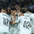 Festejo de gol de jugadores del Madrid.