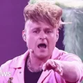 Look Mum No Computer, conocido también como Sam Battle, representará al Reino Unido en el 70º Festival de Eurovisión.