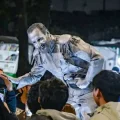 Estatuas vivientes, una representación de personajes cruceños