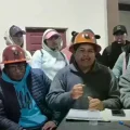 Desocupados de Huanuni amenazan con medidas a la COB si continúan los bloqueos.