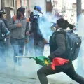 Enfrentamientos en el centro de La Paz, este lunes.