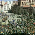 Movilizados llegan a la plaza San Francisco en La Paz