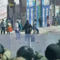 Policía contuvo las violentas protestas.