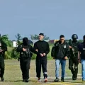Sebastián Marset junto a agentes de la DEA y de la Policía de Bolivia, tras su captura en Santa Cruz de la Sierra.