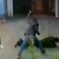 Imagen captada por vecinos que grabaron la agresión