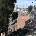 Marcha de trabajadores y militantes afines a Evo Morales contra el presidente de Bolivia, Rodrigo Paz.
