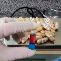Imagen de cápsulas con droga