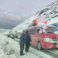Vehículos detenidos en La Cumbre por la nieve