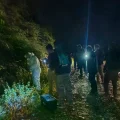 Mujer hallada muerta y con cápsulas de droga