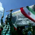 Mientras nuevos sitios iraníes fueron atacados, Trump anunció que Irán le entregará su uranio.