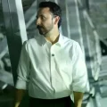 JP Velasco se puso manos a la obra y anoche tuvo que subir donde están las instalaciones eléctricas.