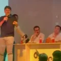 Raldes y el exdirigente 'Keko' Álvarez durante el tenso cruce de palabras.